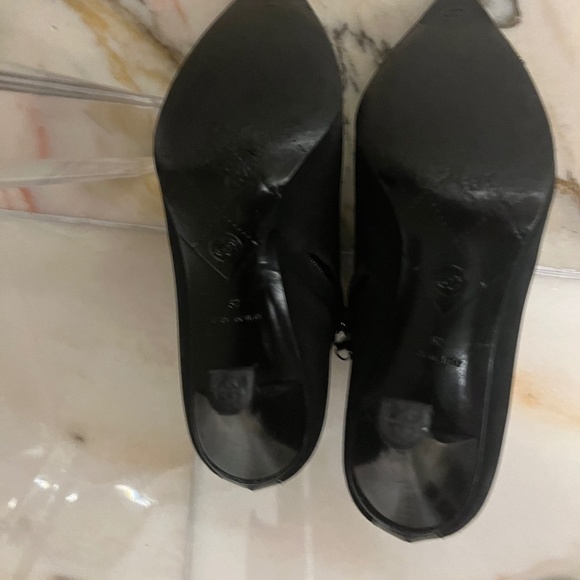 CHANEL Vintage Black Suede and Leather CC Pointed Toe Ankle Booties Sz 7 - Picture 5 of 8